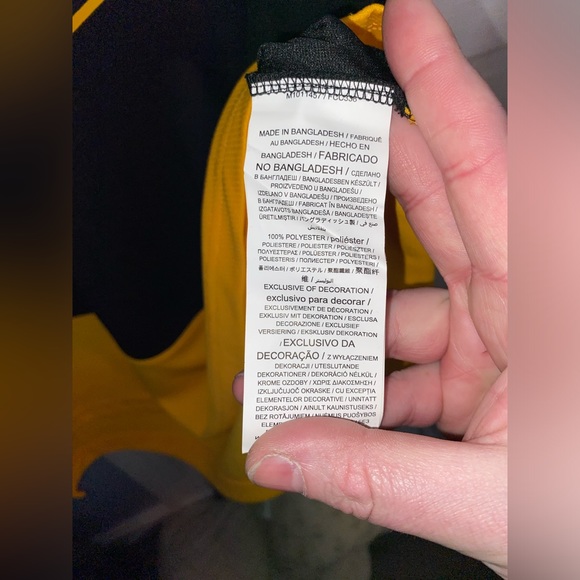 NWT- Official NHL ‘Boston Bruins’ #88 David Pastrnak Replica Jersey - Picture 8 of 15